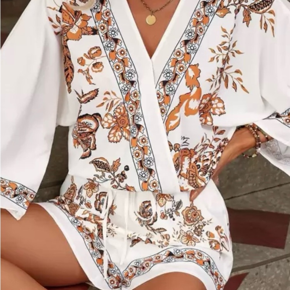 SHEIN Floral Print Drop Shoulder Blouse & Short - Picture 2 of 7
